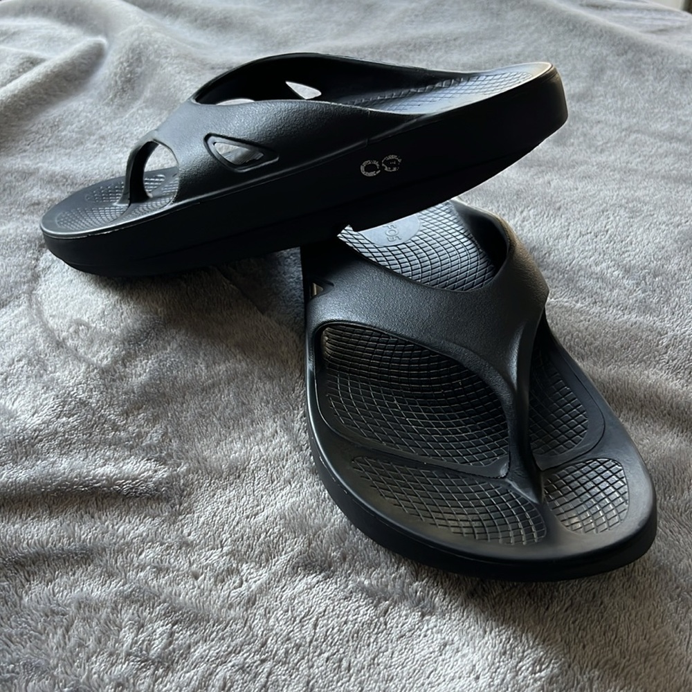 FREE FEET Black Unisex 11 men 12 women